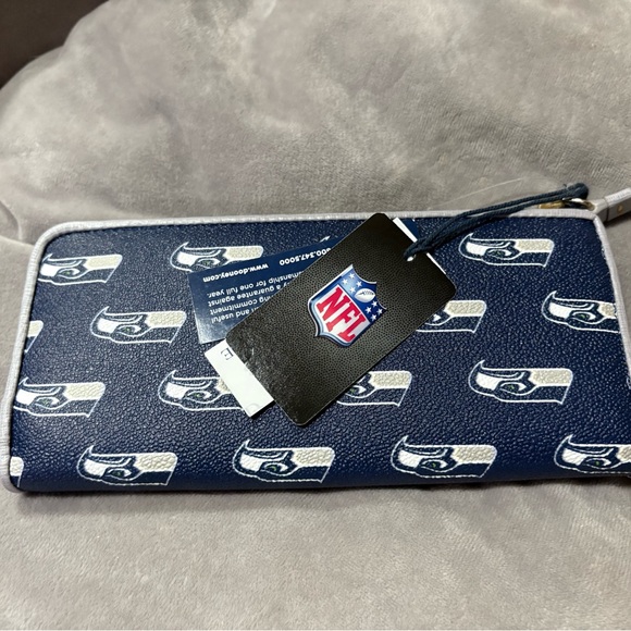 Seattle Seahawks wallet with zippers. - Picture 3 of 5